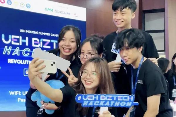 UEH Biztech Hackathon 2023 – Grand Finale: 13 outstanding teams are ready to take on the 28-hour challenge with innovative ideas!