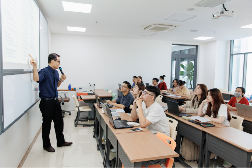 ueh giữ ổn định học phí học kỳ cuối năm 2026 nỗ lực đồng hành và đem lại giá trị xứng đáng dành cho người học